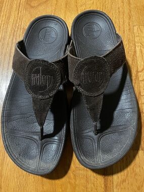 Fitflop Dark Brown Suede Thong Sandals/Flip Flops